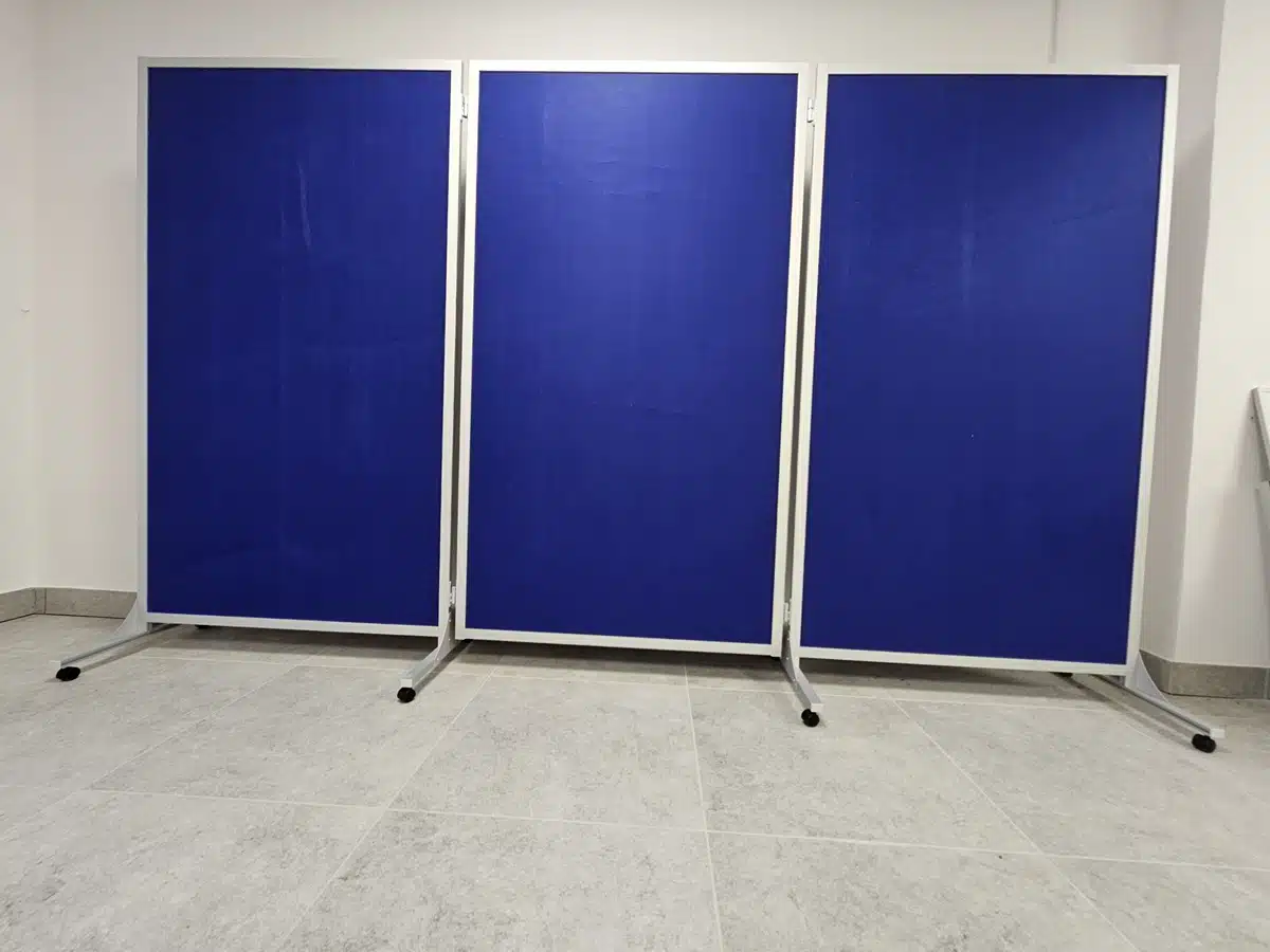Ścianka tekstylna z ekspozycji 3 panele
